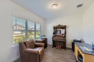 12243 N Chestnut Hls Dr, Conroe, TX 77303 - Photo 4