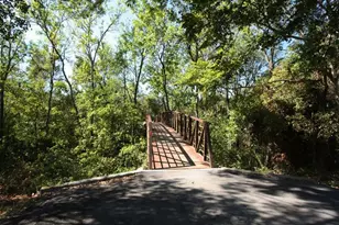 12639 Ashford Hills Dr, Houston, TX 77077 - Photo 18