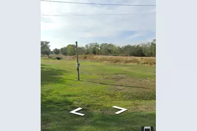 709 11 St, Palacios, TX 77465 - Photo 2