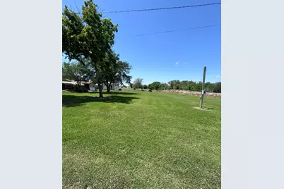 709 11 St, Palacios, TX 77465 - Photo 6