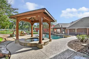 1111 Valley Commons Dr, Huffman, TX 77336 - Photo 10