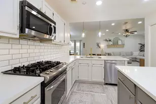 55 S Stony Bridge Cir, The Woodlands, TX 77381 - Photo 14