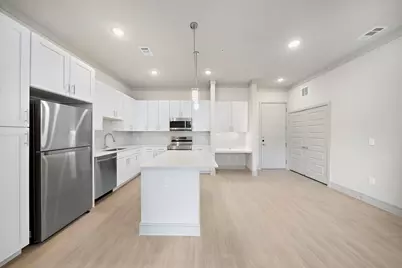 4840 North Shepherd Drive #C1, Houston, TX 77018 - Photo 2