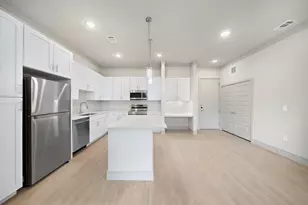4840 North Shepherd Dr, Houston, TX 77018 - Photo 2