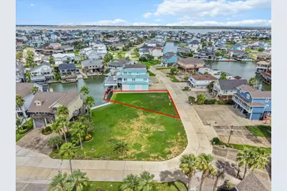 135 Tamana Dr, Tiki Island, TX 77554 - Photo 6