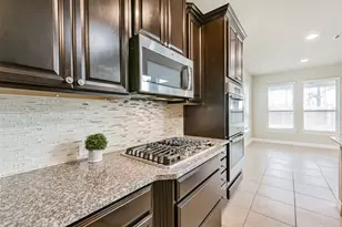 14823 Twin Waters CT, Houston, TX 77044 - Photo 18