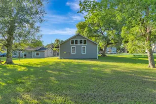 407 Bois D Arc St, Edna, TX 77957 - Photo 44
