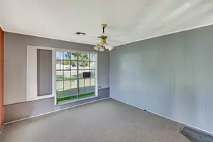 407 Bois D Arc St, Edna, TX 77957 - Photo 14