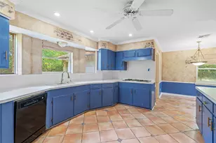 1602 Peer Dr, Houston, TX 77043 - Photo 12