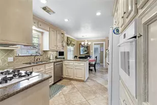 5022 Casa Grande St, Dickinson, TX 77539 - Photo 12