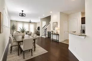 9517 Cedarpost Square St, Houston, TX 77055 - Photo 4