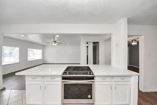 7414 Battlewood Dr, Houston, TX 77040 - Photo 10