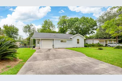 117 Camellia Street, Lake Jackson, TX 77566 - Photo 1