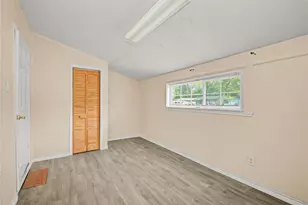 117 Camellia St, Lake Jackson, TX 77566 - Photo 12