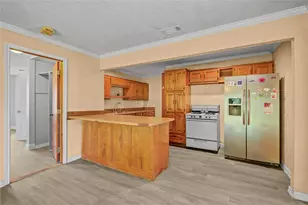 117 Camellia St, Lake Jackson, TX 77566 - Photo 8