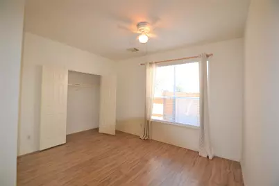 15307 Amesbury Lane, Sugar Land, TX 77478 - Photo 8