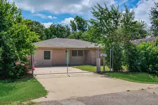 3620 Easy St, Houston, TX 77026 - Photo 2