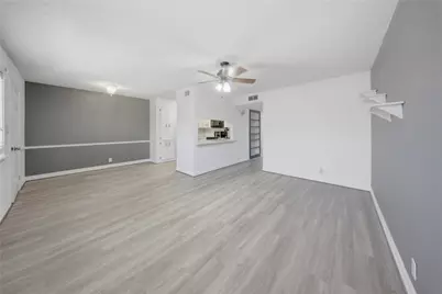 11002 Hammerly Boulevard #12, Houston, TX 77043 - Photo 10
