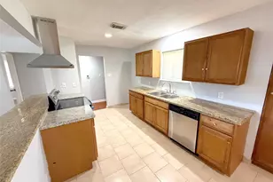 2206 Erickson St, La Marque, TX 77568 - Photo 8