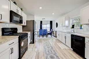 1702 Campos Ct, Conroe, TX 77301 - Photo 20