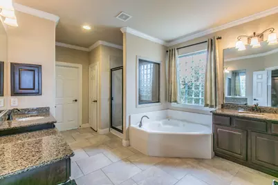 7642 Westmoreland Drive, Sugar Land, TX 77479 - Photo 18