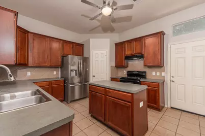 32015 Sue Lane, Pinehurst, TX 77362 - Photo 10