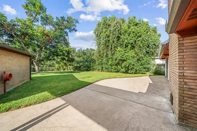 7714 Pecanwood Street, Hitchcock, TX 77563 - Photo 20