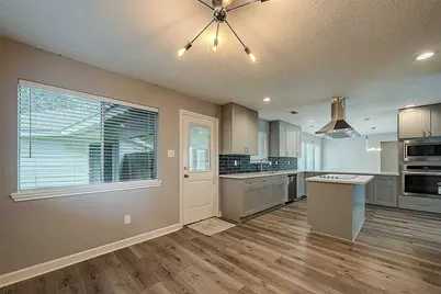 1623 Cherry Ridge Drive, Houston, TX 77077 - Photo 10