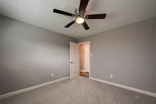 1623 Cherry Ridge Dr, Houston, TX 77077 - Photo 18