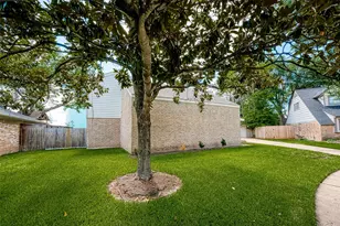 1623 Cherry Ridge Dr, Houston, TX 77077 - Photo 44