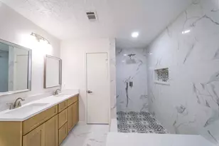 303 Swords Bend, Stafford, TX 77477 - Photo 12