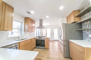 303 Swords Bend, Stafford, TX 77477 - Photo 8