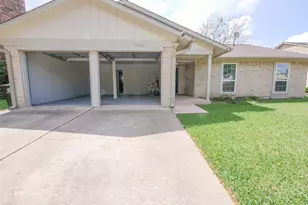 13103 Wilde Glen Ln, Houston, TX 77072 - Photo 2