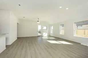 427 Fields Forest Ln, Dayton, TX 77535 - Photo 8