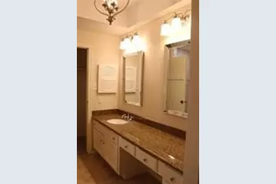 11711 Memorial Drive #563, Houston, TX 77024 - Photo 26