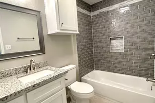 321 Petunia St, Lake Jackson, TX 77566 - Photo 8