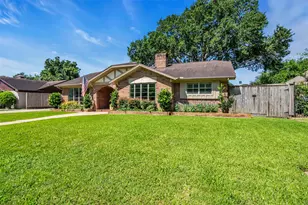 2012 Briar Ln, Richmond, TX 77469 - Photo 2