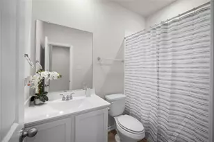 8223 Rose Quartz Dr, Texas City, TX 77591 - Photo 4