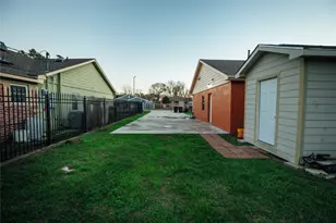5617 Schutz St, Houston, TX 77032 - Photo 4