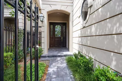 2 S Briar Hollow Lane #2, Houston, TX 77027 - Photo 4