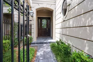 2 S Briar Hollow Ln, Houston, TX 77027 - Photo 4