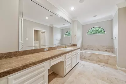 2 S Briar Hollow Lane #2, Houston, TX 77027 - Photo 18