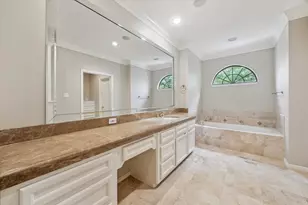 2 S Briar Hollow Ln, Houston, TX 77027 - Photo 18