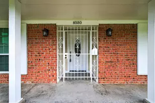 8530 Roos Rd, Houston, TX 77036 - Photo 2