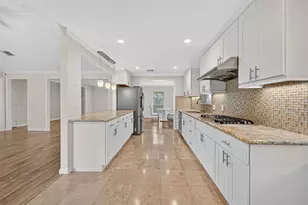 8530 Roos Rd, Houston, TX 77036 - Photo 12