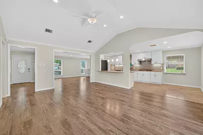 8530 Roos Road, Houston, TX 77036 - Photo 6