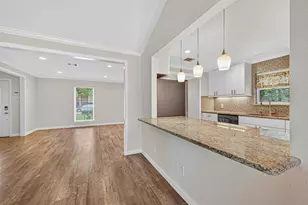 8530 Roos Rd, Houston, TX 77036 - Photo 14