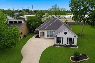 10707 Crestfield Ct, Houston, TX 77070 - Photo 4