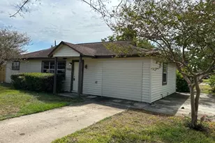 2502 Kingsdale Dr, Deer Park, TX 77536 - Photo 2