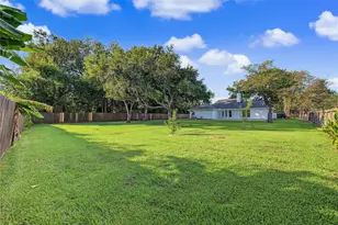 18307 Kings Row, Webster, TX 77058 - Photo 36